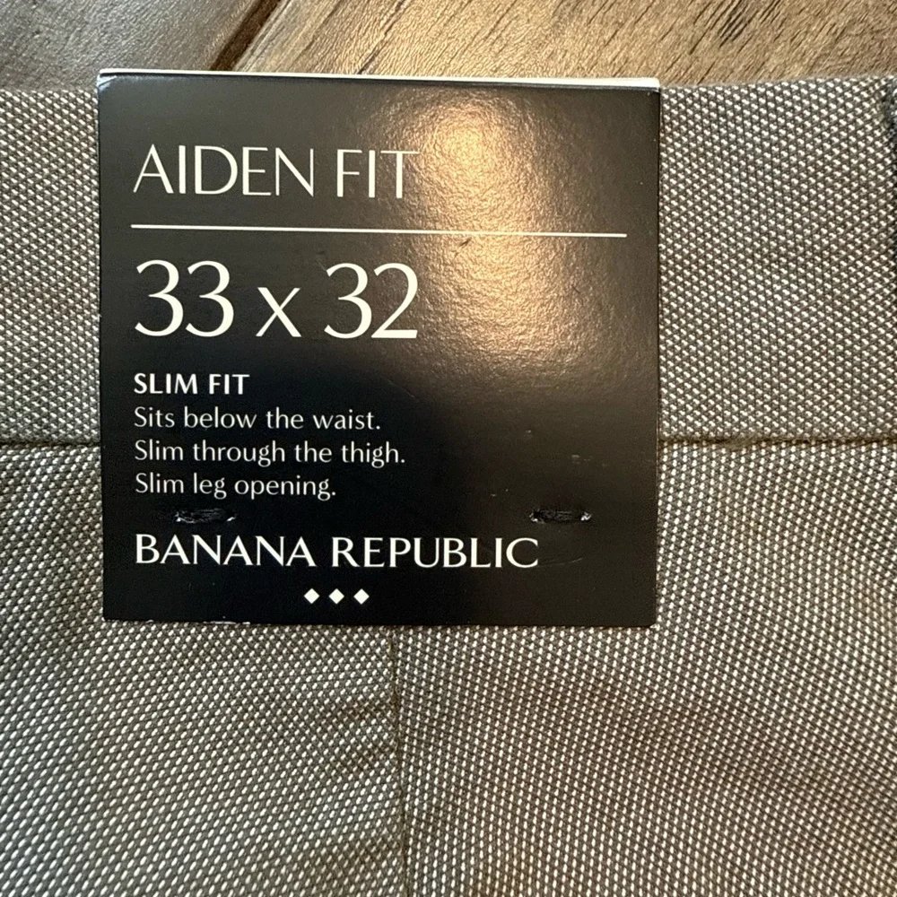 Banana‎ Republic Men's Khaki Chinos 33/32